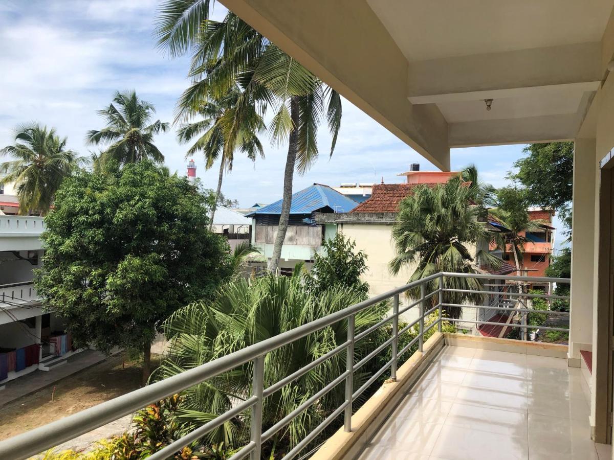 Sandy Beach Hotel Thiruvananthapuram Extérieur photo