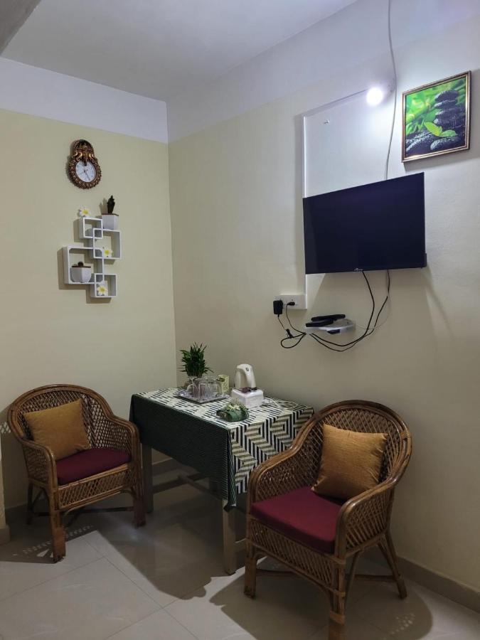 Sandy Beach Hotel Thiruvananthapuram Extérieur photo