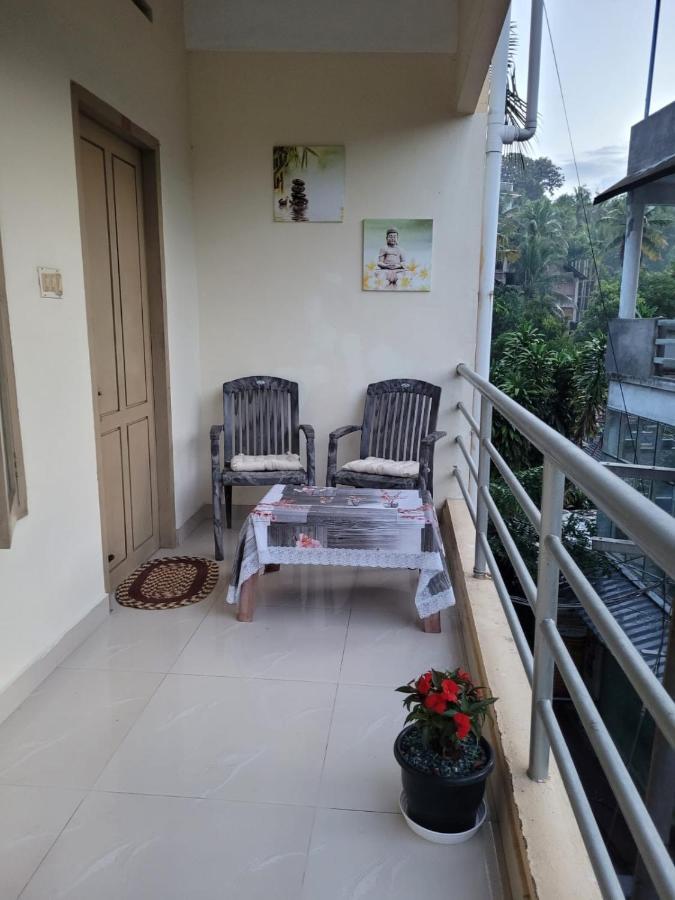 Sandy Beach Hotel Thiruvananthapuram Extérieur photo
